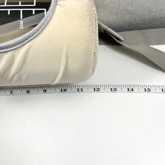 Goswe 64 Ounce Glass Water Bottle with Straw, Handle & Carry Strap - Picture 3 of 4